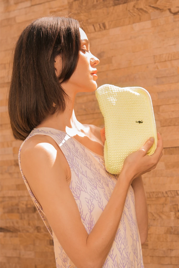 TENDER YELLOW CLUTCH